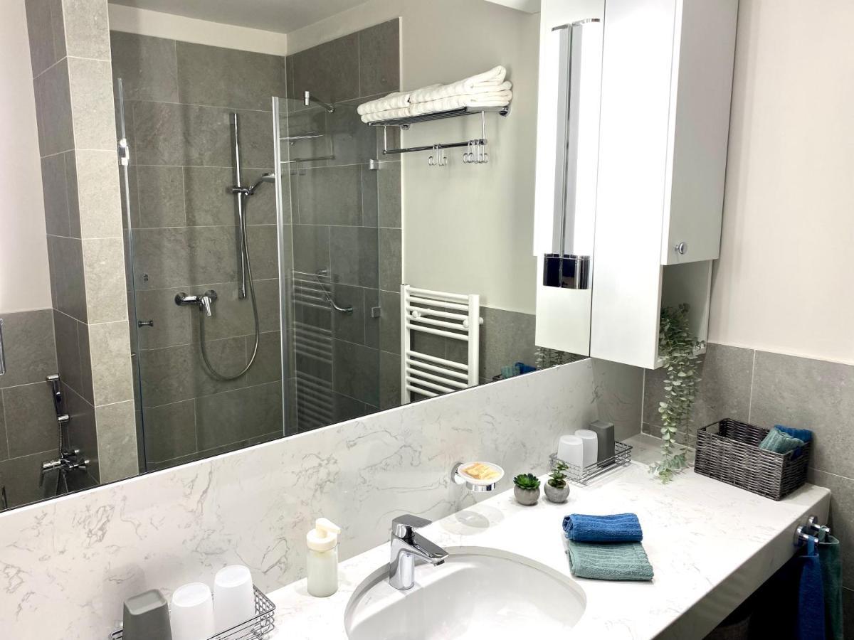 Atrium Apartman Heviz Mit Panoramaterrasse Und Tiefgarage 외부 사진