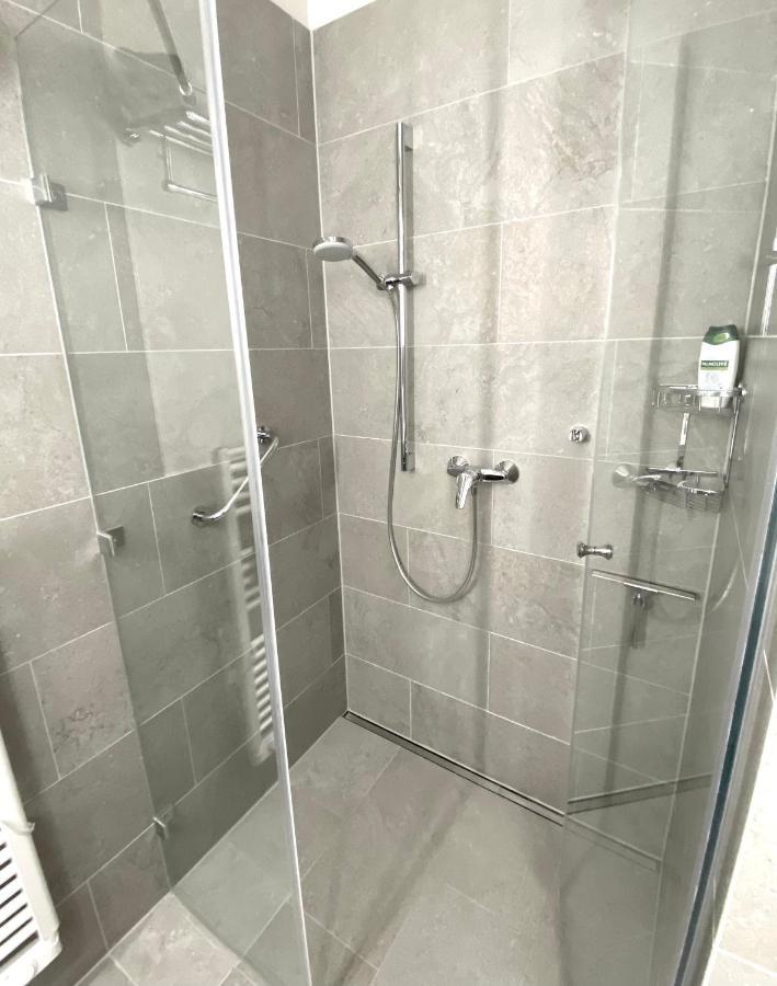 Atrium Apartman Heviz Mit Panoramaterrasse Und Tiefgarage 외부 사진