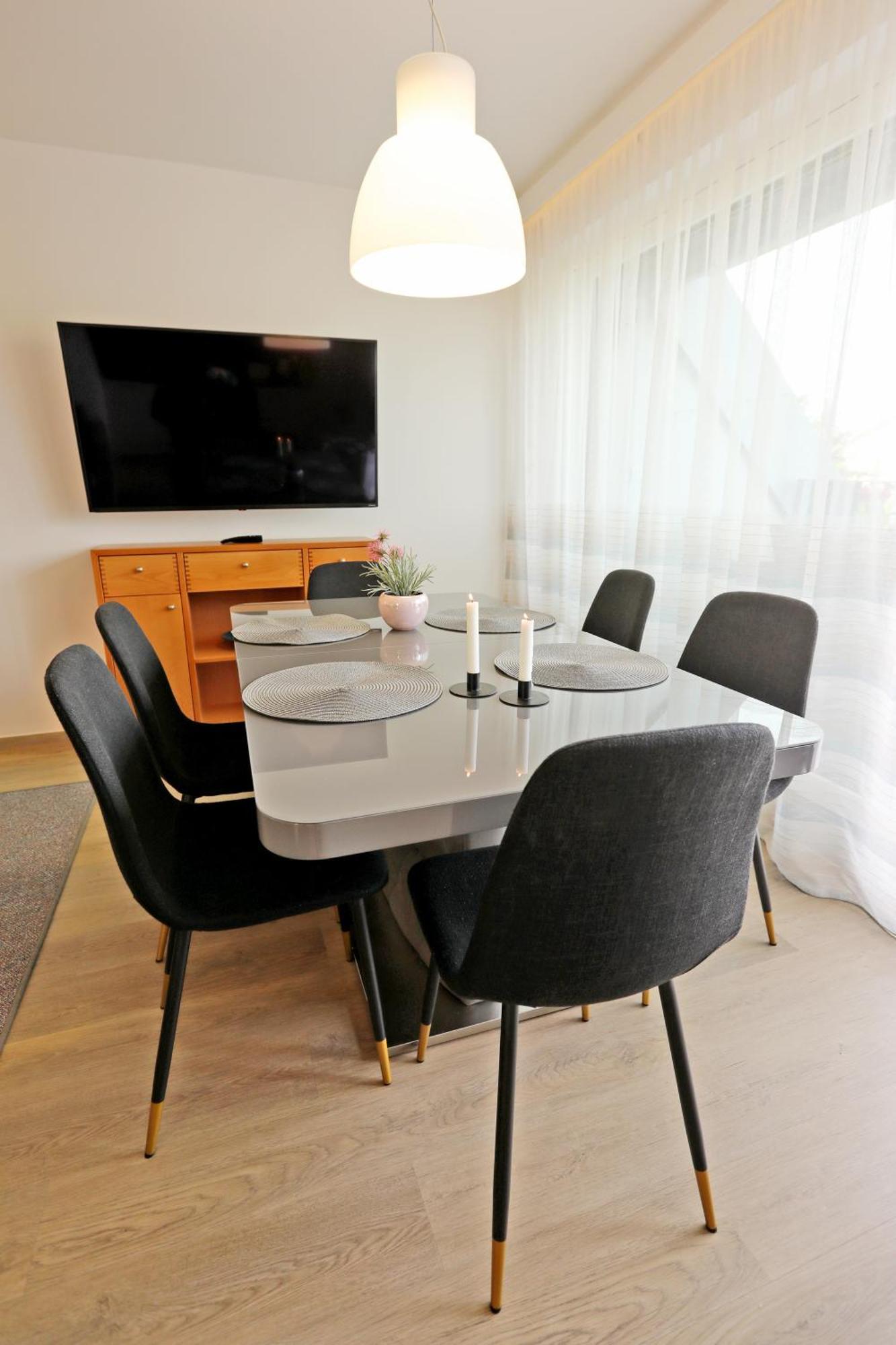 Atrium Apartman Heviz Mit Panoramaterrasse Und Tiefgarage 외부 사진