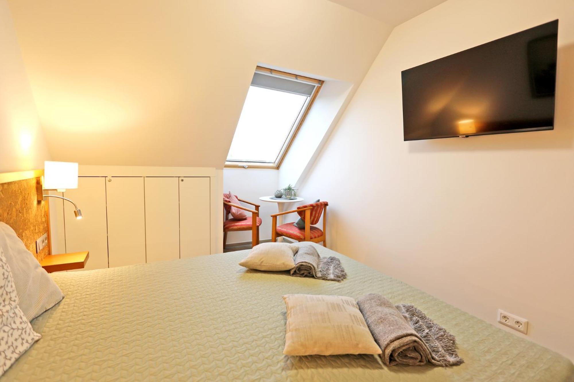 Atrium Apartman Heviz Mit Panoramaterrasse Und Tiefgarage 외부 사진